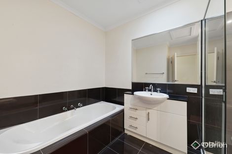 Property photo of 17 Pendula Place Pakenham VIC 3810
