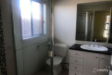 Property photo of 9 Rowan Walk Drouin VIC 3818