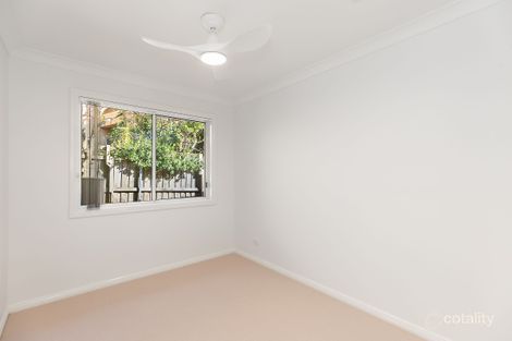 Property photo of 1/5-7 Broadwater Street Point Clare NSW 2250