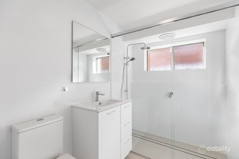 Property photo of 1/5-7 Broadwater Street Point Clare NSW 2250