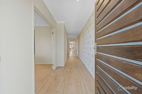Property photo of 5 Waterbloom Avenue Clyde North VIC 3978