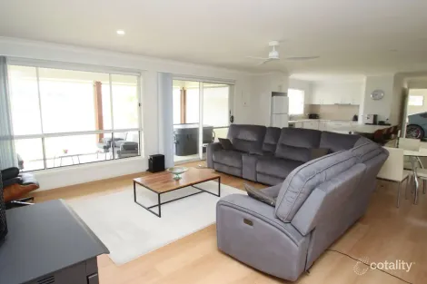 Property photo of 37 Parkes Drive Tenterfield NSW 2372