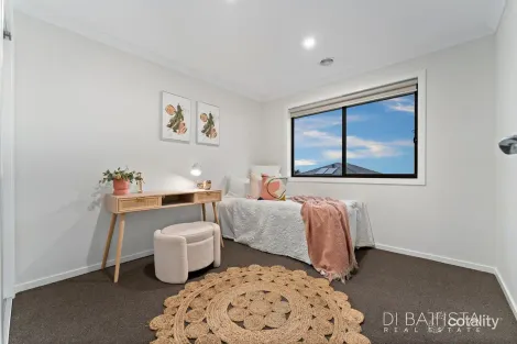 Property photo of 3 Goshawk Street Beveridge VIC 3753