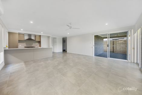 Property photo of 17 Zenith Place Pallara QLD 4110