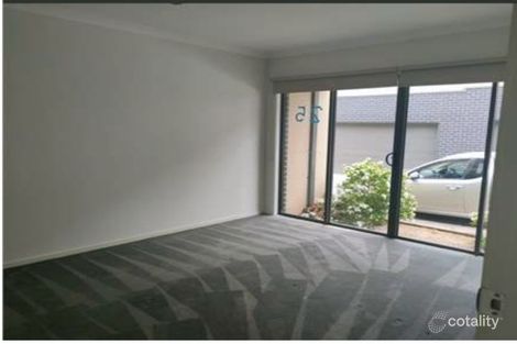 Property photo of 25/8 The Crossing Caroline Springs VIC 3023