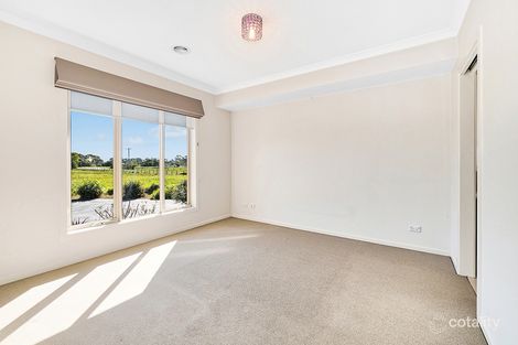 Property photo of 16 Shorey Place Cranbourne West VIC 3977