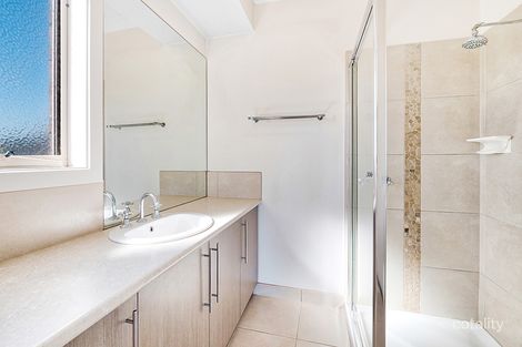 Property photo of 16 Shorey Place Cranbourne West VIC 3977