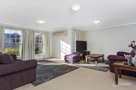 Property photo of 10 Rosewood Glen Jerrabomberra NSW 2619