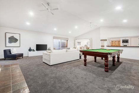 Property photo of 5 Lyons Place Doncaster East VIC 3109