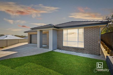 Property photo of 55 Figtree Boulevard Wadalba NSW 2259