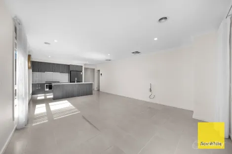 Property photo of 5 Isham Street Point Cook VIC 3030