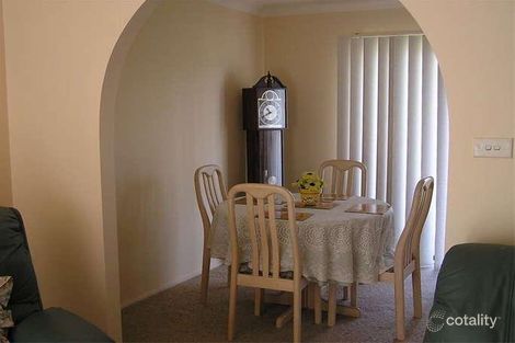 Property photo of 33 Ritchie Crescent Horsley NSW 2530