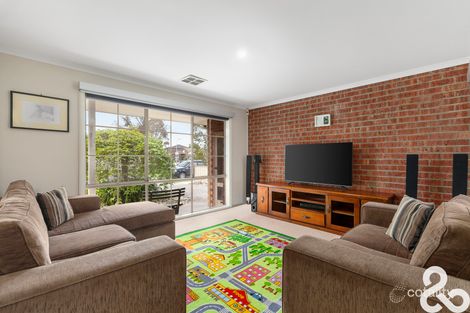 Property photo of 8 Carroll Crescent Mill Park VIC 3082