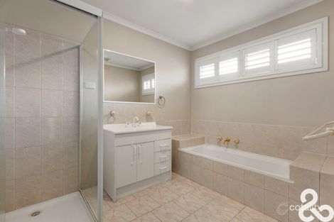 Property photo of 8 Carroll Crescent Mill Park VIC 3082