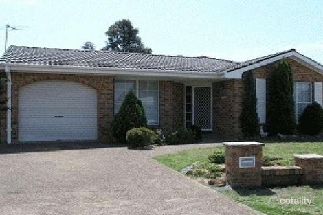 15 Cassinia Ct, Wattle Grove, NSW 2173