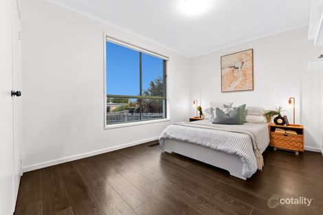 Property photo of 23 Murndal Court Berwick VIC 3806