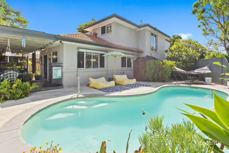 Property photo of 8/16-18 Gardendale Crescent Burleigh Waters QLD 4220