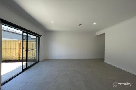 Property photo of 53 Strathlea Drive Cranbourne West VIC 3977