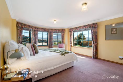 Property photo of 10 Excalibur Place Lindisfarne TAS 7015