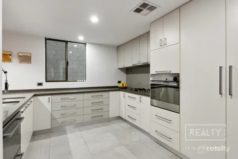 Property photo of 6A Burroughs Road Karrinyup WA 6018