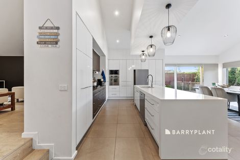 Property photo of 4 Talinga Court Berwick VIC 3806