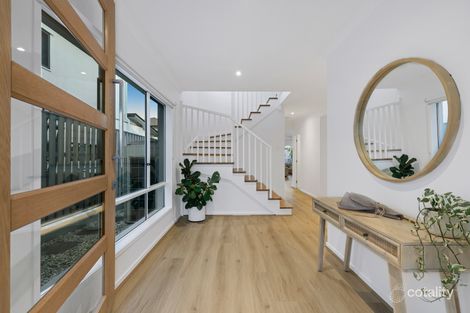 Property photo of 74 Meadow Circuit Helensvale QLD 4212
