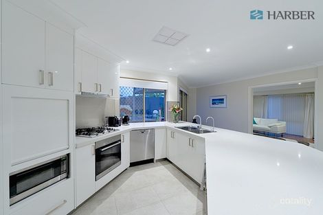 Property photo of 2 Villa Court Kallaroo WA 6025