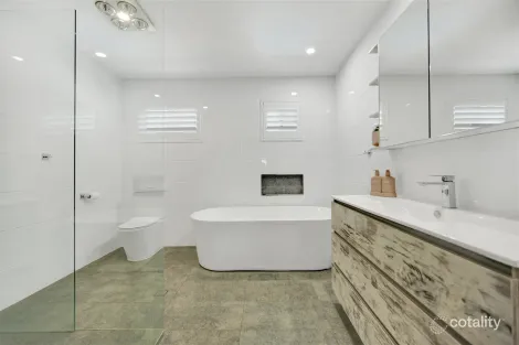 Property photo of 182 Sun Valley Road Kin Kora QLD 4680