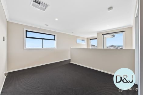Property photo of 40 Castillo Avenue Clyde North VIC 3978