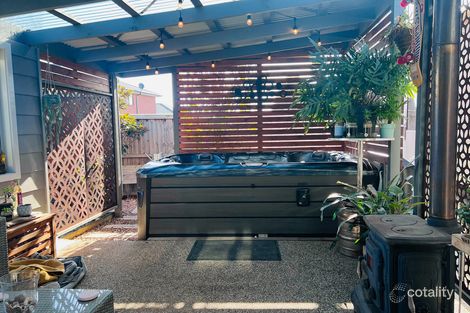 Property photo of 1 Hutton Close Armstrong Creek VIC 3217