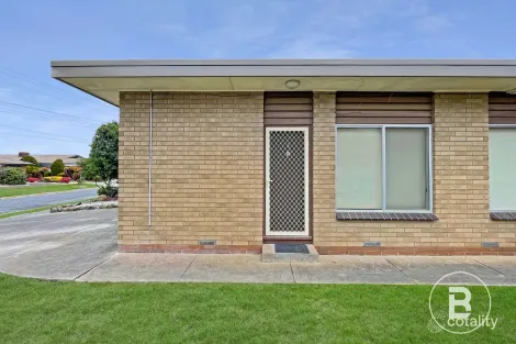 1/2 Warratta Ave, Delacombe, VIC 3356