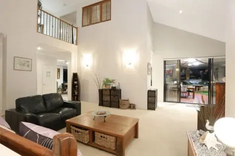 Property photo of 115 Arun Drive Arundel QLD 4214