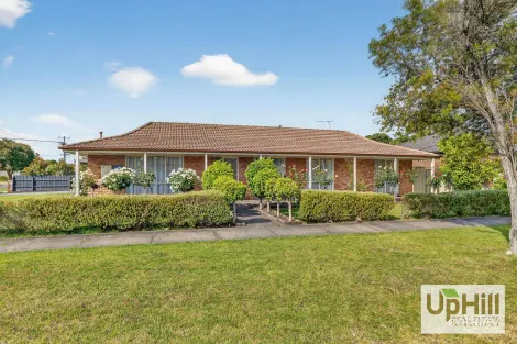 6 Guest Rd, Pakenham, VIC 3810