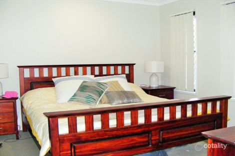 Property photo of 16 Aldgate Crescent Pacific Pines QLD 4211