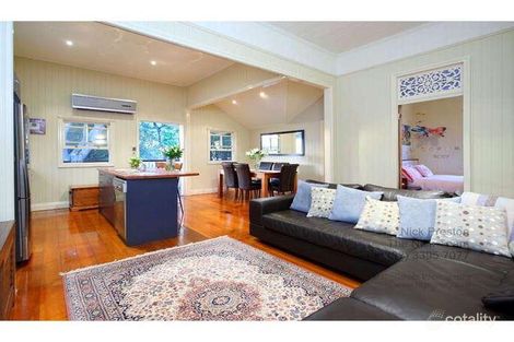 Property photo of 210 Hawthorne Road Hawthorne QLD 4171