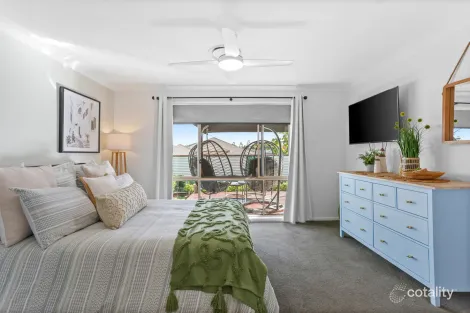 Property photo of 2 Sylvia Close Pacific Pines QLD 4211