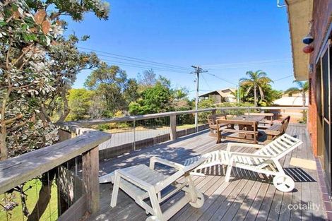 Property photo of 6 Surfside Crescent Pottsville NSW 2489