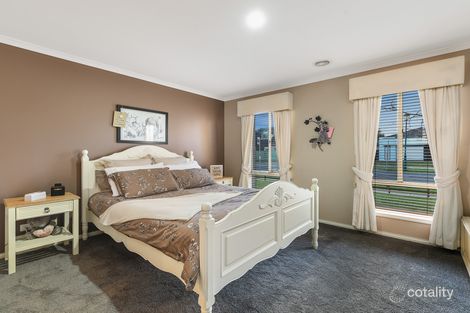 Property photo of 21 Hunt Club Boulevard Cranbourne East VIC 3977