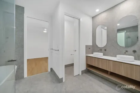 Property photo of 8 Kookaburra Court South Stradbroke QLD 4216