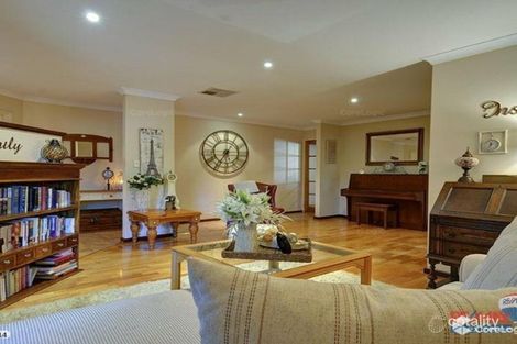 Property photo of 34 Cadoux Loop Hocking WA 6065