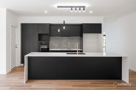 Property photo of 17 Imperia Crescent Varsity Lakes QLD 4227