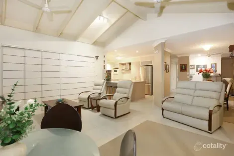 Property photo of 9 Bowen Court Helensvale QLD 4212