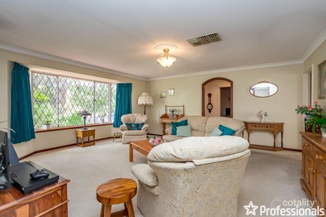 Property photo of 4 Hillside Road Mount Richon WA 6112