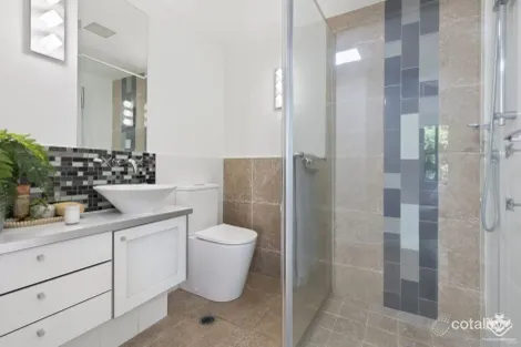 2/3108 The Boulevarde, Carrara, QLD 4211