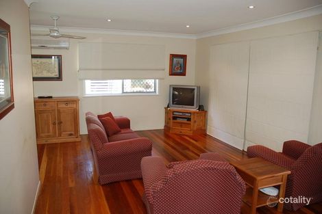 Property photo of 14 Kiparra Street Mansfield QLD 4122