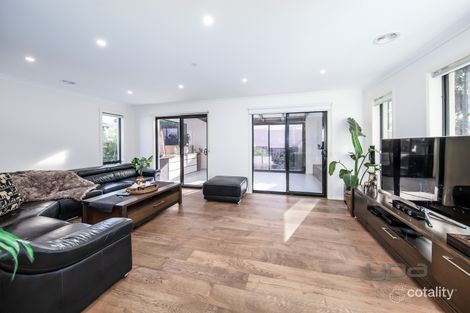 Property photo of 1 Cooma Place Burnside Heights VIC 3023