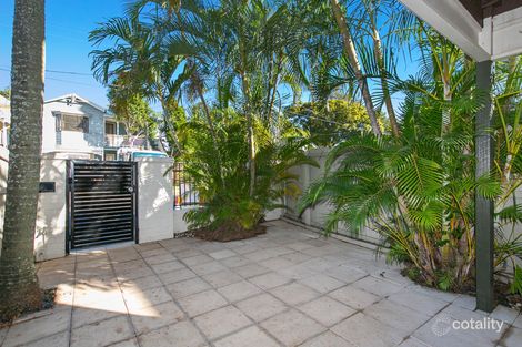 Property photo of 2/32 Sinclair Street Kangaroo Point QLD 4169
