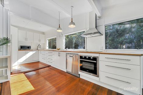 Property photo of 379 Tingal Road Wynnum QLD 4178