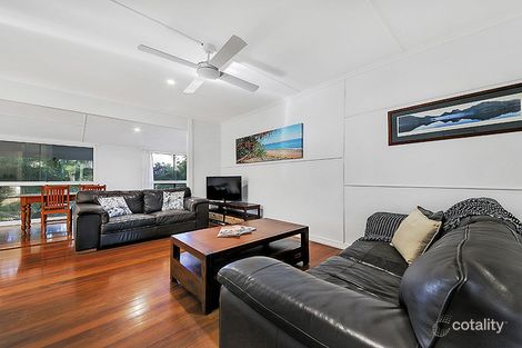 Property photo of 379 Tingal Road Wynnum QLD 4178