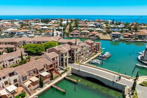 10/18 Port Qys, Wannanup, WA 6210